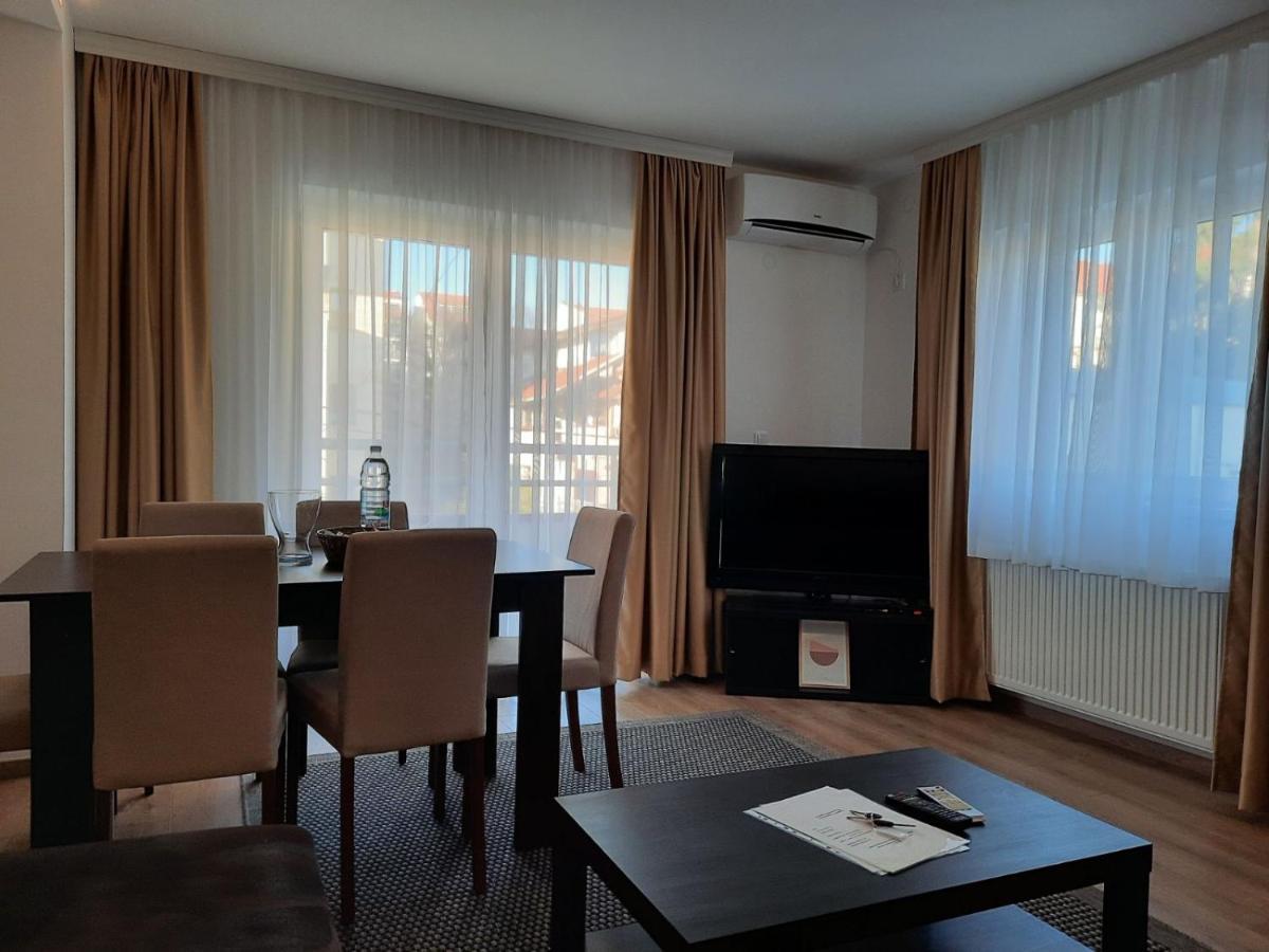 Divizija Lux Apartments Belgrado Exterior foto